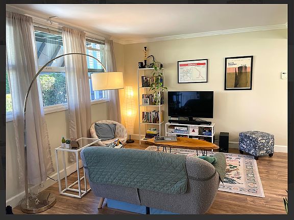 4th image of 1118 Laurel St APT 1