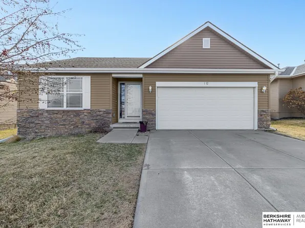 17129 Colony Dr, Omaha, NE 68136