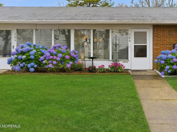 318D Coventry Court, Lakewood, NJ 08701