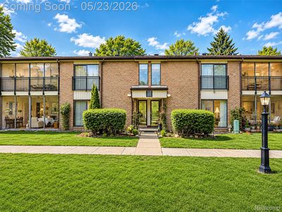18451 University Park Dr, Livonia, MI, 48152
