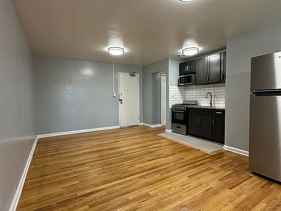 2nd image of 122-138 E 7th St #128-205