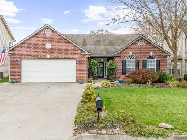 1629 Silver Oaks Ln, Lenoir City, TN 37772