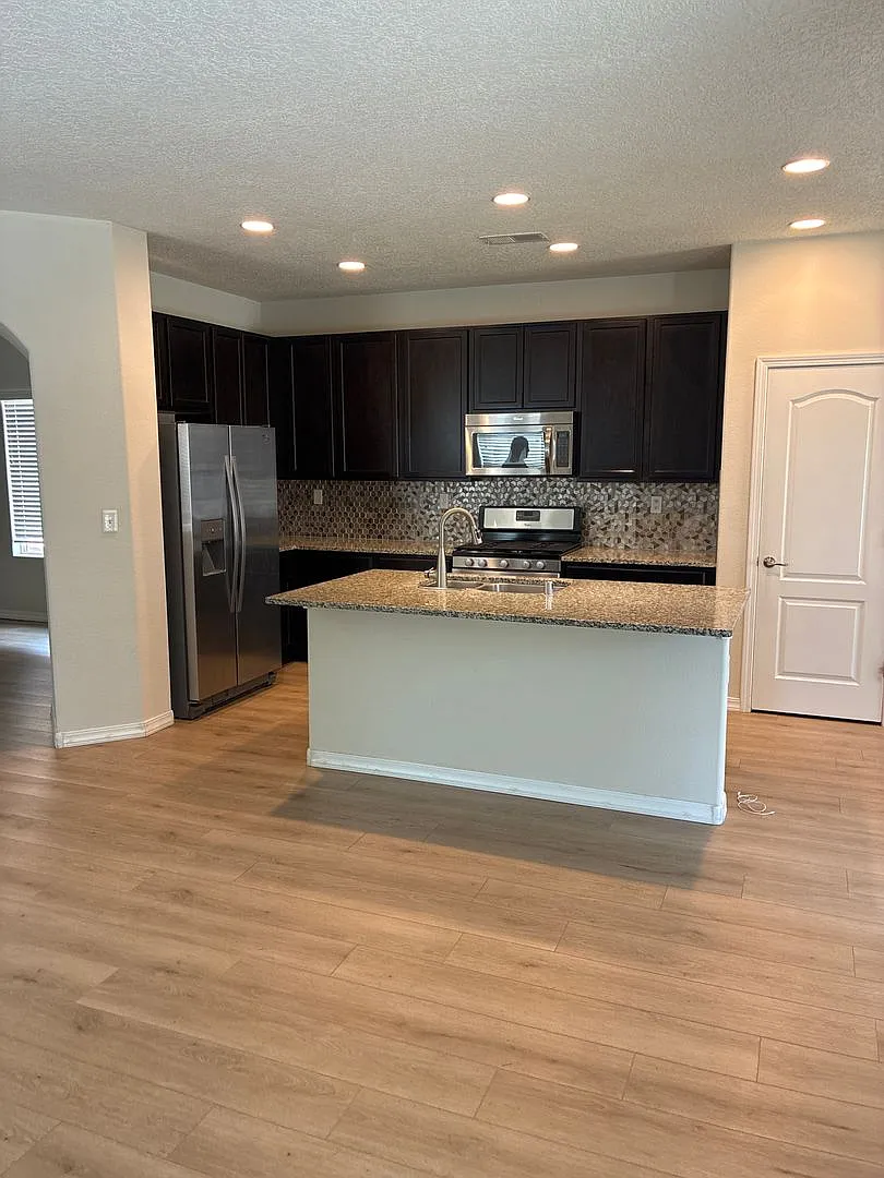 Cabezon home for Rent — Photo 1