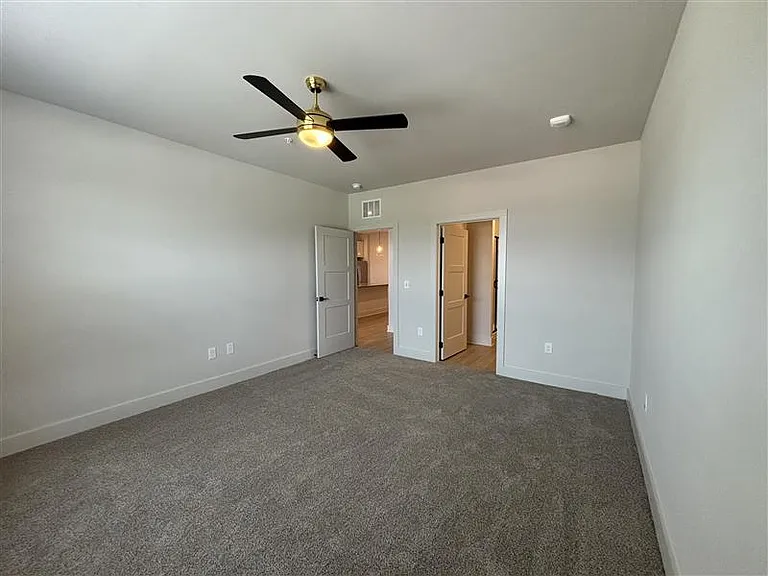 District on the Etowah Apartments — Photo 755