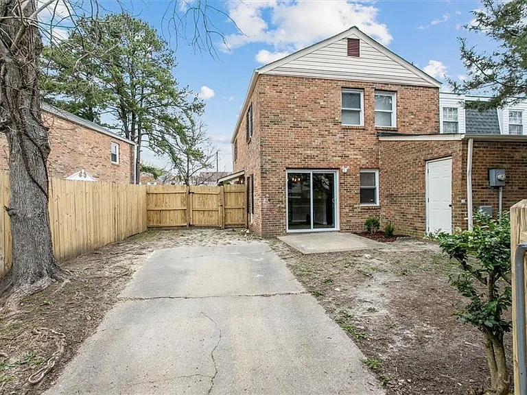 623 Redhorse Ln — Photo 10