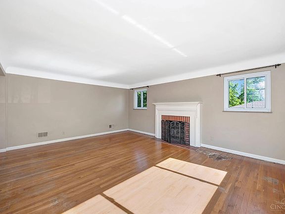 3rd image of 2179 Finnegan Ln