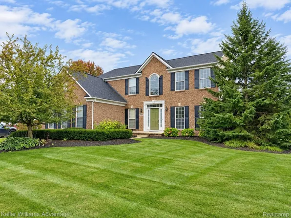 26123 Cornell Dr, South Lyon, MI 48178