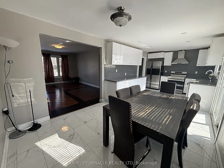 219 McMurchy Ave S #MAIN — Photo 13