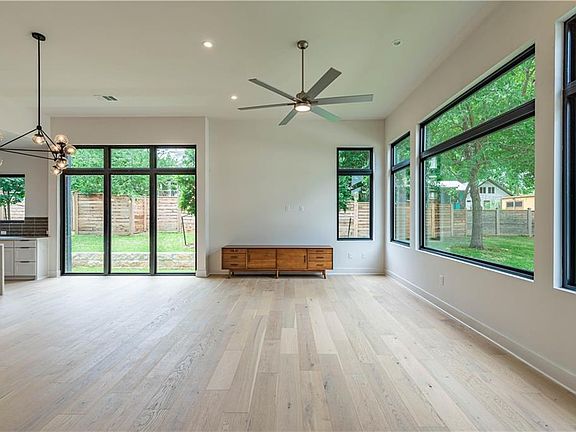 3rd image of 2106 Allwood Dr #B