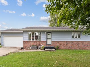 612 2nd St NW, State Center, IA 50247