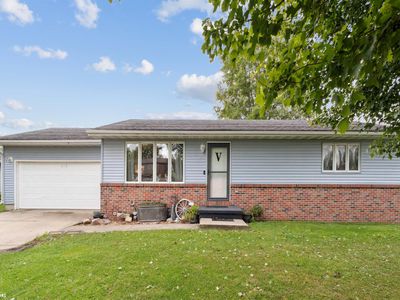 612 2nd St NW, State Center, IA, 50247