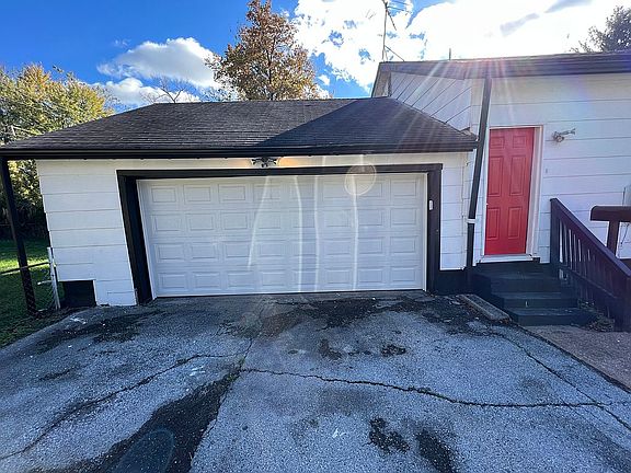 2nd image of 10060 Monarch Dr