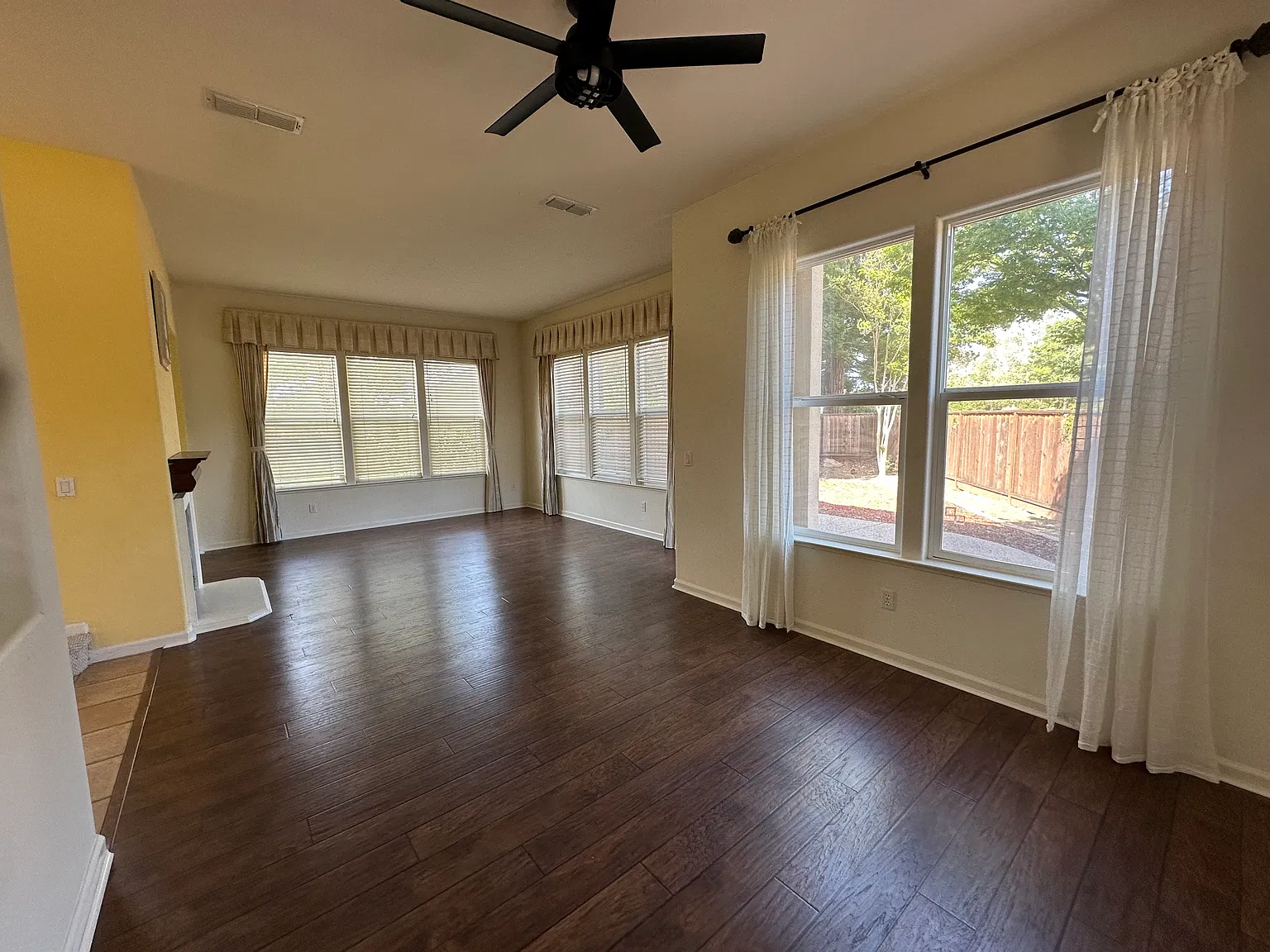 5139 Venice Court — Photo 3