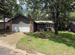 7 Hickory Ln, Maumelle, AR 72113