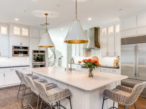 808 Charleston Dr, Southlake, TX 76092