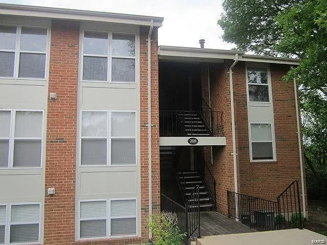 2020 Greenglen Dr #304