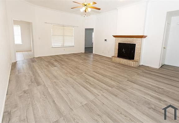 3rd image of 3808 Littlerock Dr