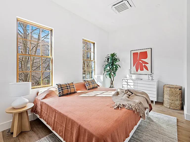 10 Hausman St — Photo 14