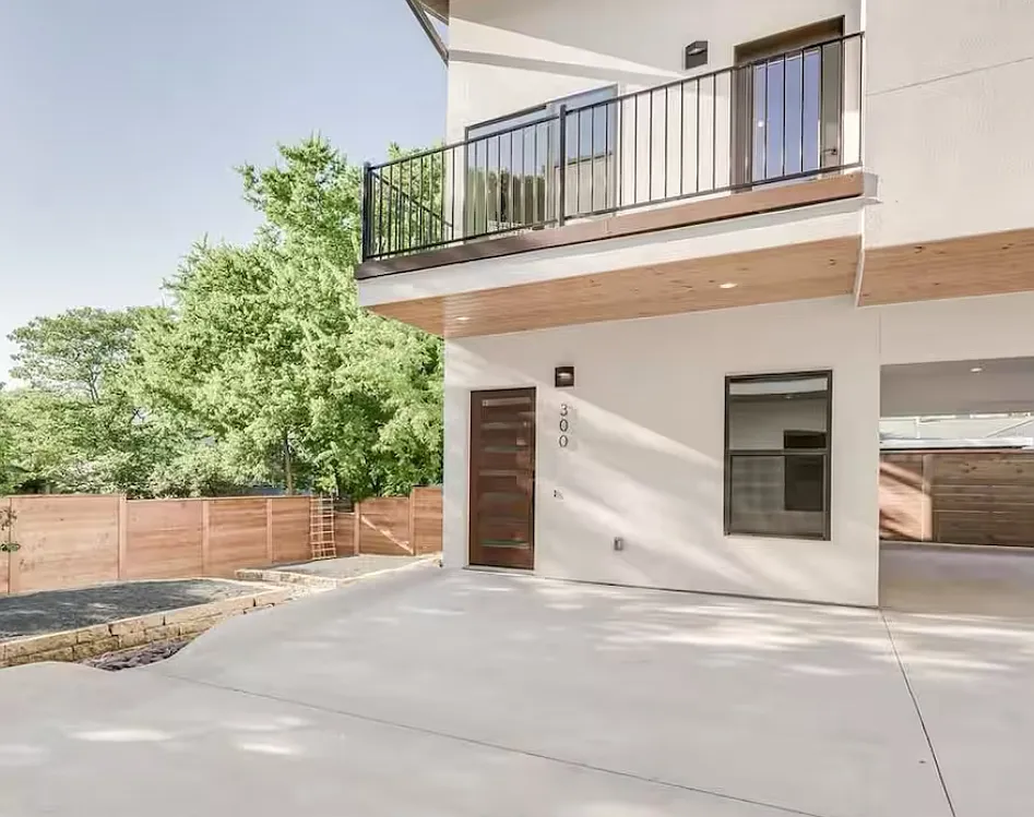 2 bed, 899 sqft, $2,700 — Photo 4