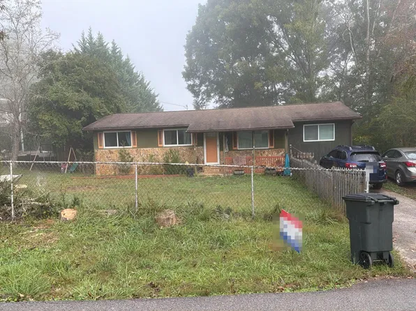 516 Hillcrest Dr, Mc Caysville, GA 30555
