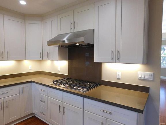 3rd image of 90 31st Ave