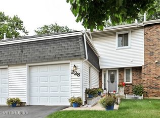 228 Walker Dr, Bolingbrook, IL 60440
