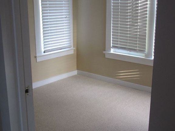2nd image of 5413 S Sheridan Ave Unit A