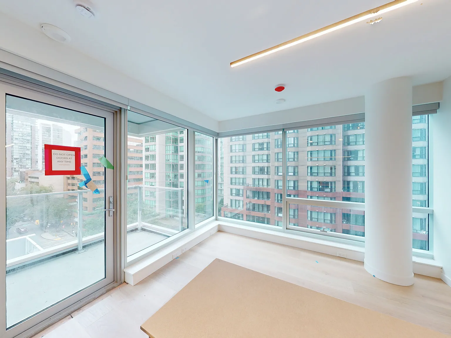 1277 Hornby Street Vancouver — Photo 2