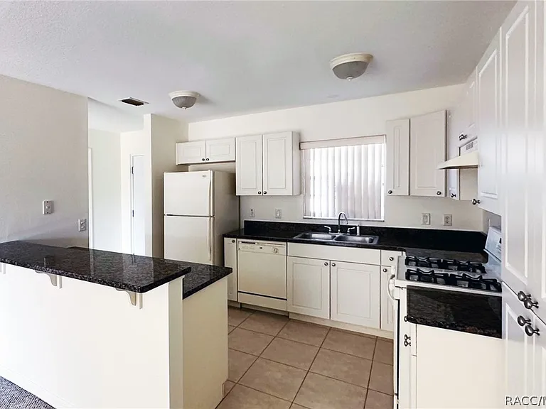 4450 E Windmill Dr #107 — Photo 14