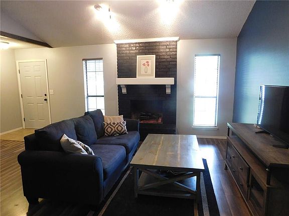 5th image of 524 E Malinda Dr