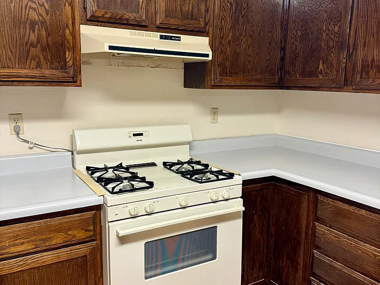 1400 York Ave — Photo 14