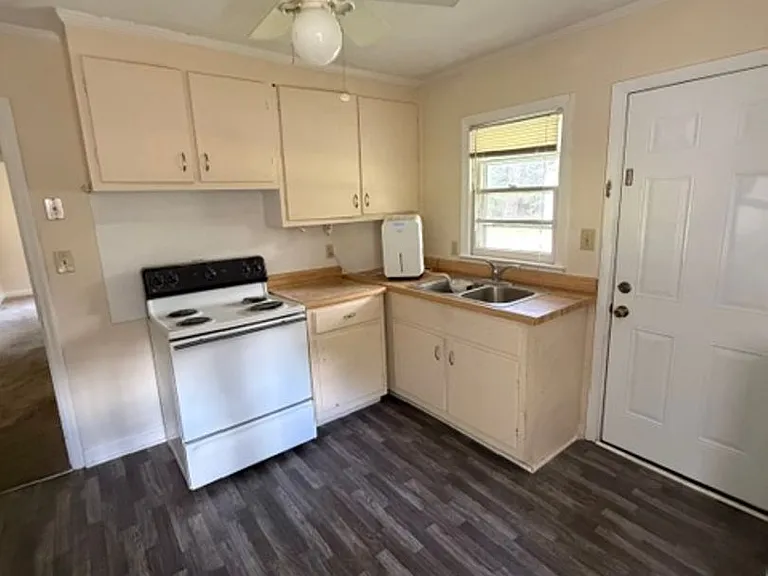 122 Cindy Dr — Photo 4