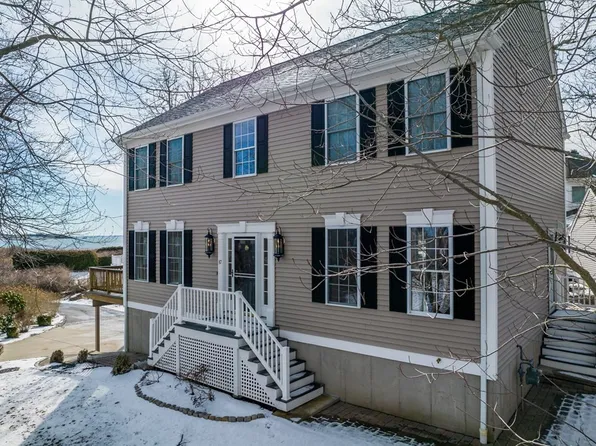 87 E Hidden Bay Dr, Dartmouth, MA 02748