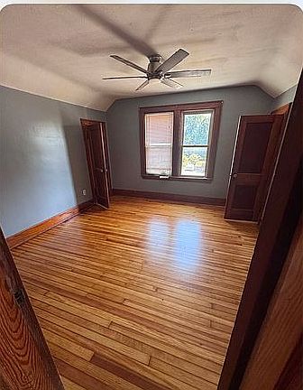 2nd image of 15 Lloyd Ave