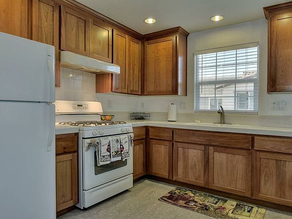 5th image of 7681 Forest St #B