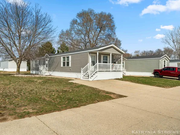 14257 Bogie Ln, West Olive, MI 49460