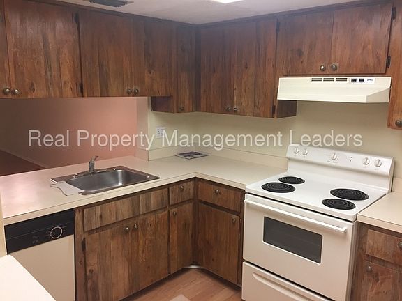 3rd image of 4973 Puritan Cir
