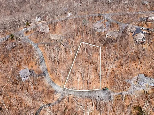 107 Chestnut Ln, Roseland, VA 22967