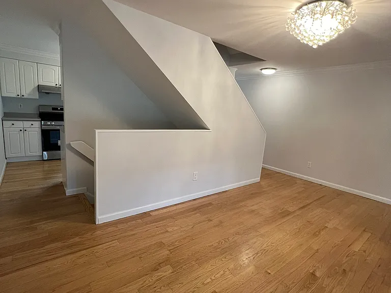 100 Hope St #5 — Photo 12
