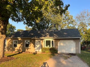 104 Saint Thomas Dr, Godfrey, IL 62035