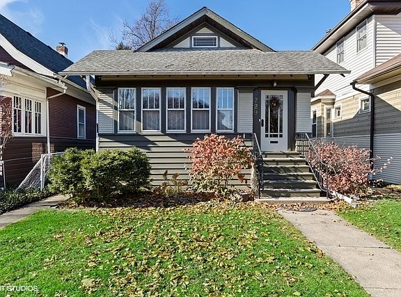 2nd image of 729 Hayes Ave