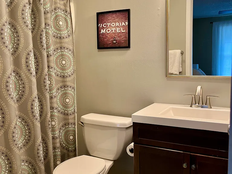 1556 E Crossing Ln — Photo 8