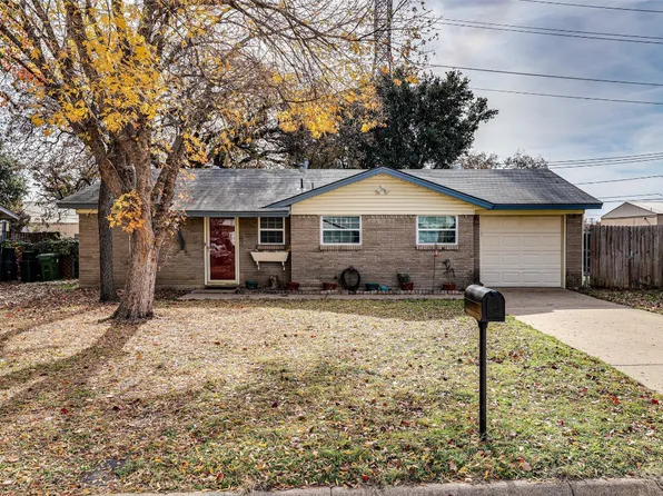 773 Treadwell Dr, Hurst, TX 76053