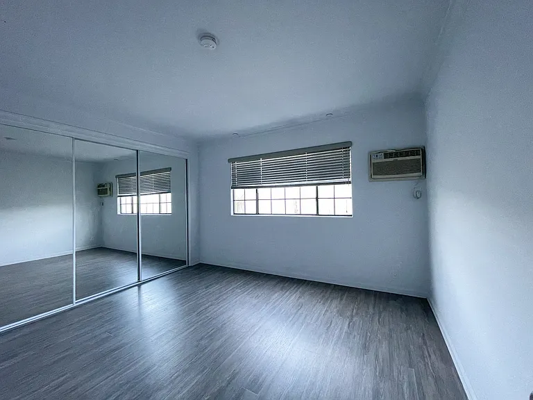 3815 McLaughlin Ave — Photo 21