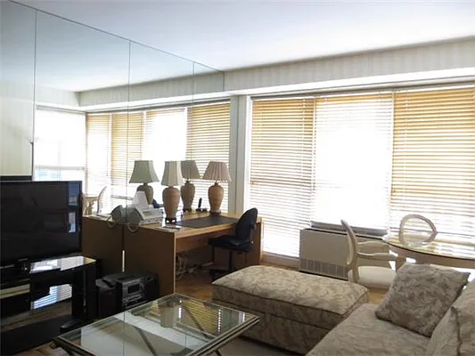 Rented by Starts New York Realty LLC | media 32