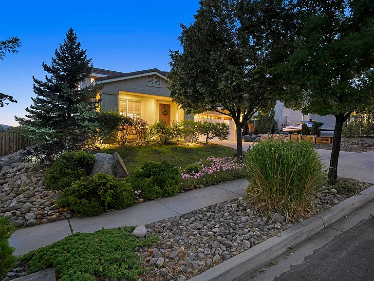 7475 Hunter Glen Dr — Photo 2