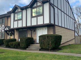 161 New Wickham Dr, Penfield, NY 14526