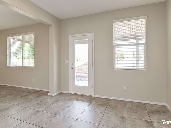 5th image of 1052 Water Cove St