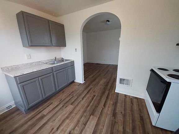 3rd image of 329 5th Ave N APT 1