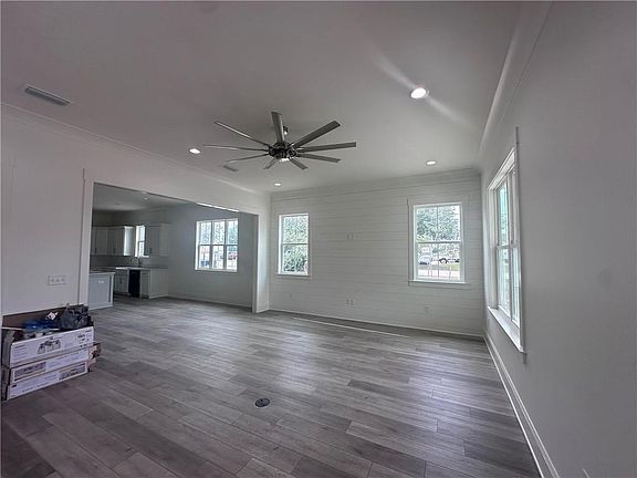 2nd image of 25801 Oak Ridge Dr